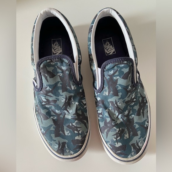 Used Boys Size 7 Shark Vans! Good condition! SLIP ON! - Picture 1 of 3